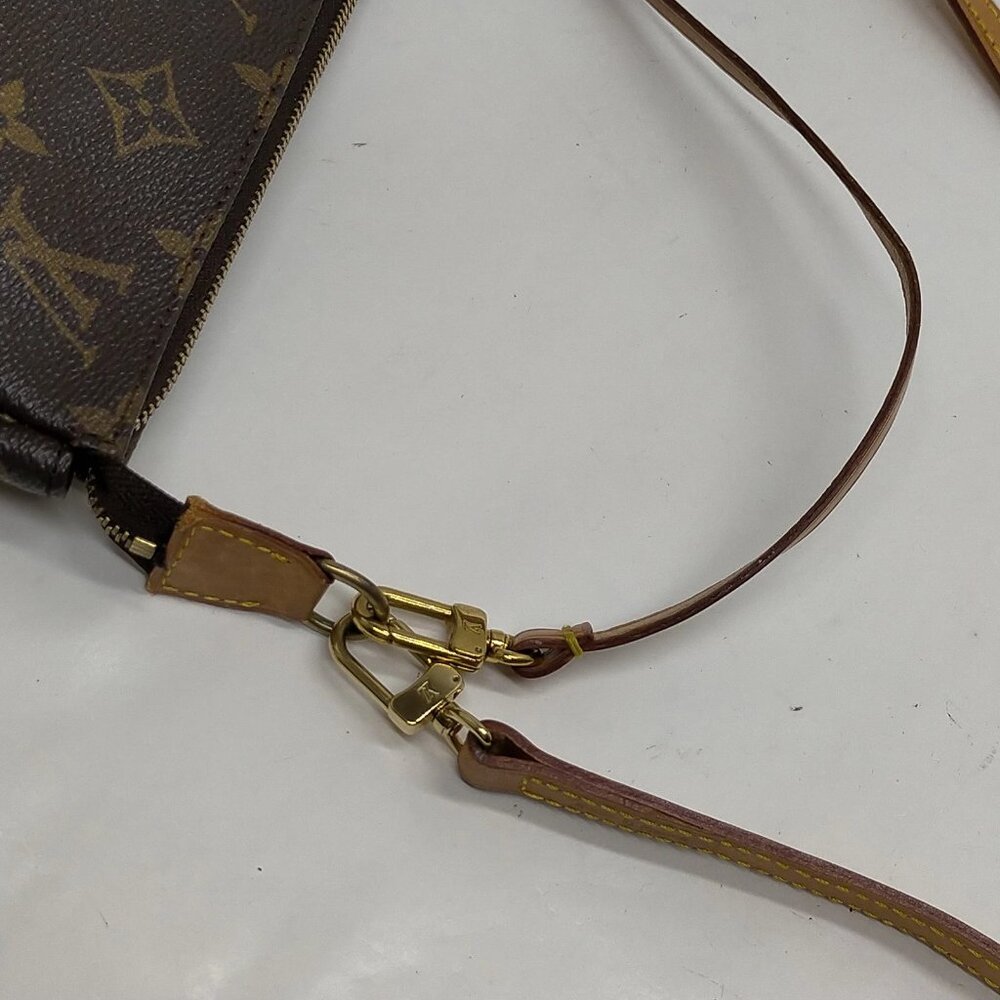 Authentic Louis Vuitton Pochette Accessories Monogram Shoulder Bag mn613-030726 - Picture 6 of 16